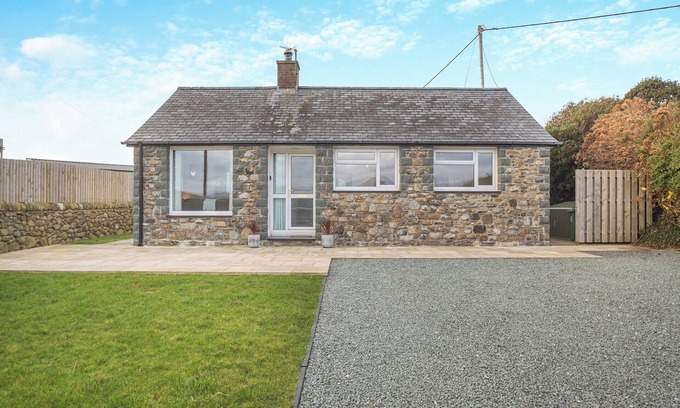 Llandanwg Cottage | 3 bedroom accommodation in Llandanwg, near Harlech