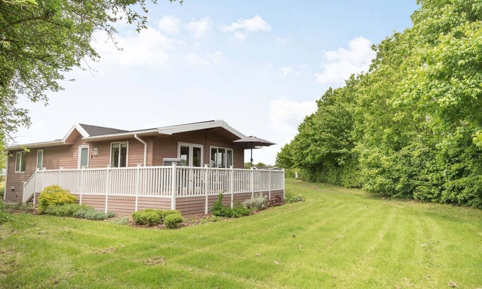 Hundall Cottage | 3 bedroom accommodation in Mercia Marina, Willington