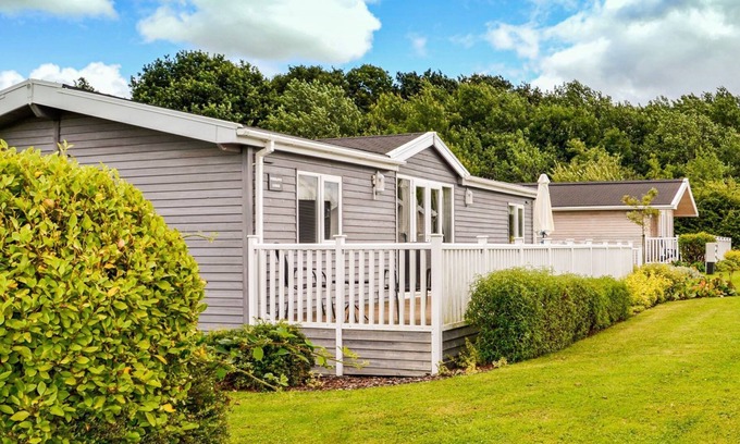 Hundall Cottage | 3 bedroom accommodation in Mercia Marina, Willington