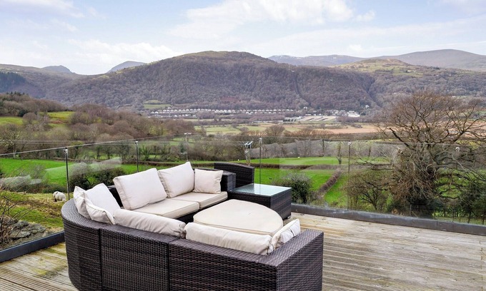Llanrwst Cottage | 3 bedroom accommodation in Maenan, near Llanrwst