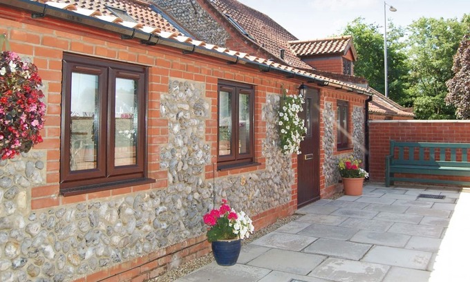 Roughton Cottage | 3 bedroom accommodation in Roughton, near Cromer