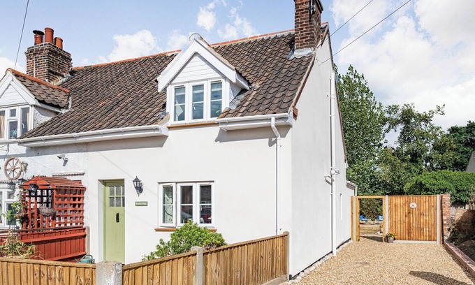 Hickling Cottage | 3 bedroom accommodation in Hickling, near Happisburgh