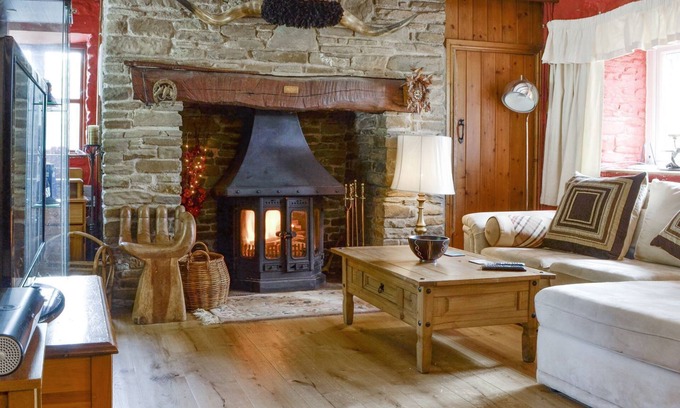 Mawr Cottage | 3 bedroom accommodation in Felindre, near Swansea