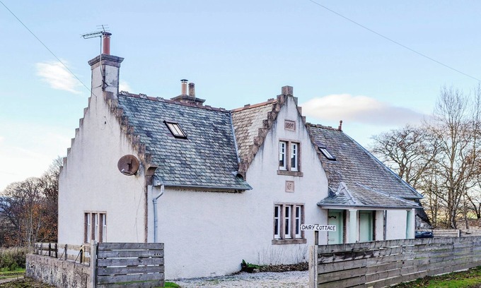 Alford Cottage | 3 bedroom accommodation in Whitehouse, near Alford