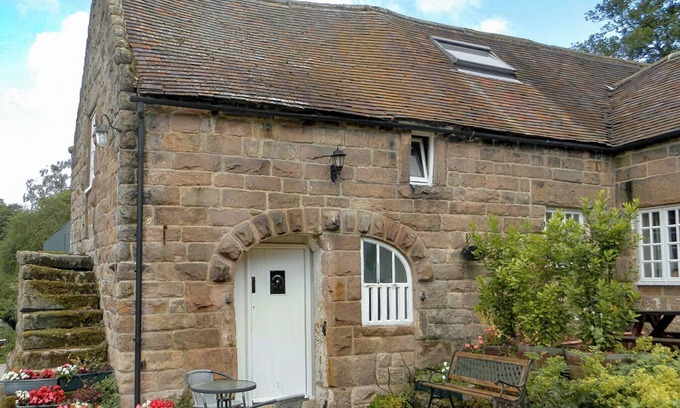 Crich Cottage | 3 bedroom accommodation in Whatstandwell, near Matlock