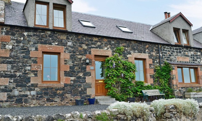 Gordon Cottage | 3 bedroom accommodation in Gordon, near Kelso