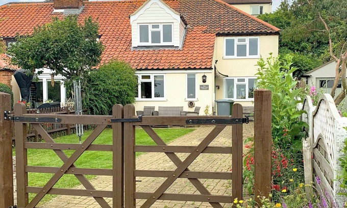 Reedham Cottage | 3 bedroom accommodation in Reedham, near Acle