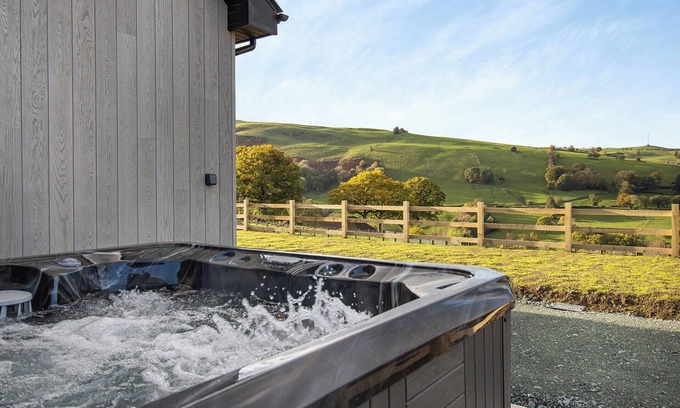 Newtown Cottage | 3 bedroom accommodation in Pentre