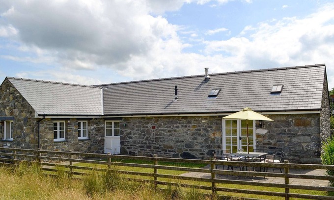 Llanrhychwyn Cottage | 3 bedroom accommodation in Llanrhychwyn, Trefriw