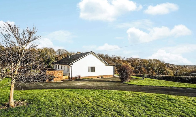 Trevor Cottage | 3 bedroom accommodation in Trevor