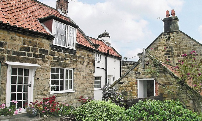 Sandsend Cottage | 3 bedroom accommodation in Sandsend, Whitby