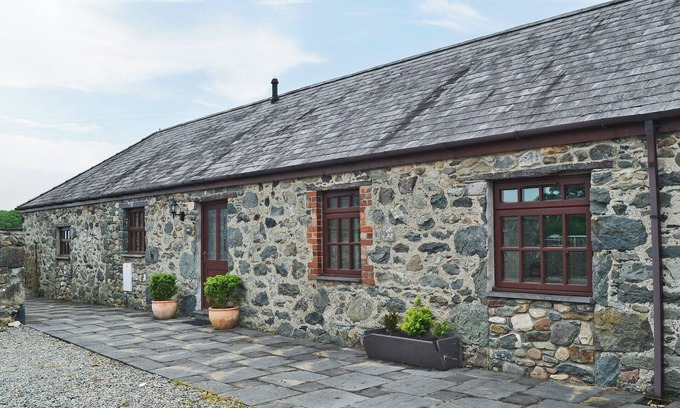 Dinas Cottage | 3 bedroom accommodation in Bontnewydd, near Caernarfon