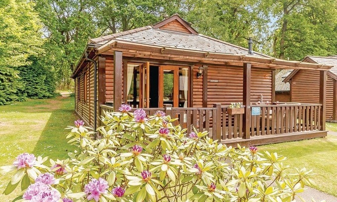 Tilford Cabin | 3 bedroom accommodation in Tilford, Farnham