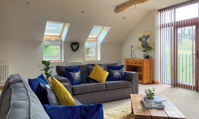 Cilybebyll Cottage | 3 bedroom accommodation in Rh&ocirc;s, near Pontardawe