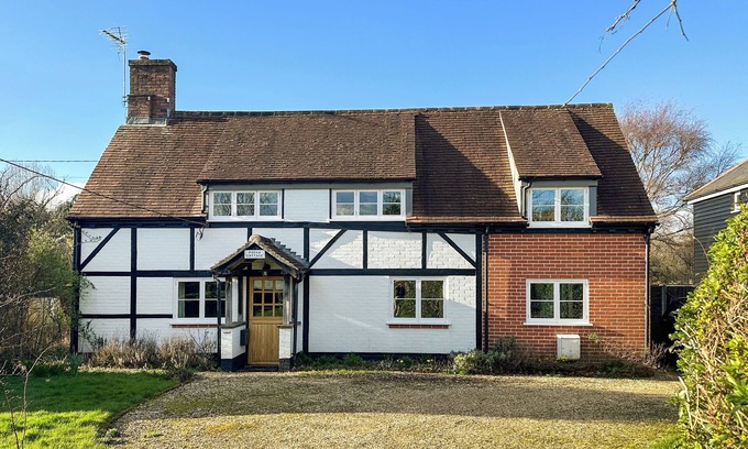 New Forest District Cottage | 3 bedroom accommodation in Cadnam, near Southampton