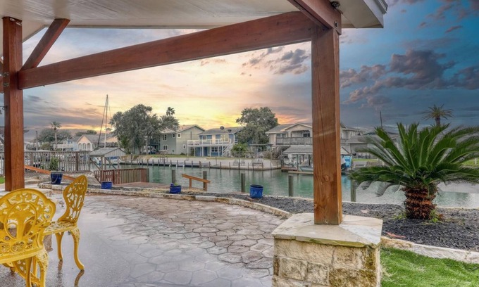 Palm Harbor House | 3 bedroom accommodation in Rockport