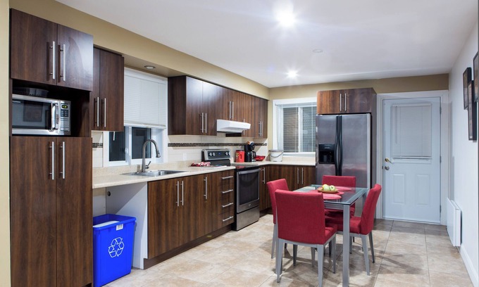 Mauricie Apartment | 3-BEDROOM ALL-INCLUSIVE APARTMENT IN THE HEART OF EVERYTHING