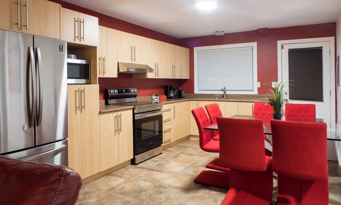 Mauricie Apartment | 3-BEDROOM ALL-INCLUSIVE APARTMENT IN THE HEART OF EVERYTHING