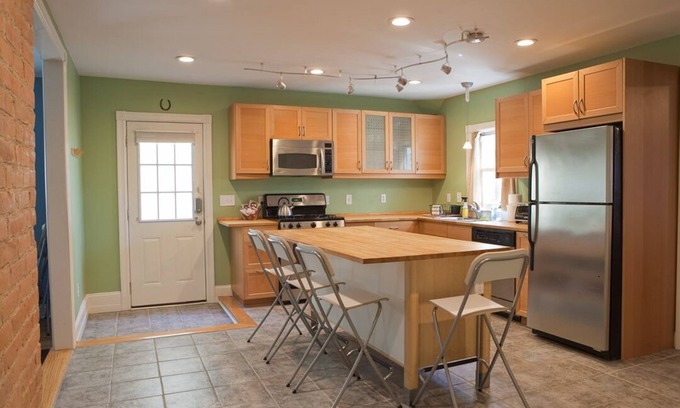 Saratoga Springs Apartment | 3 bedroom apartment in the heart of the Saratoga Springs Arts District