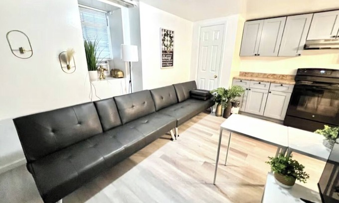 South Side Apartment | 3-bedroom apartment
