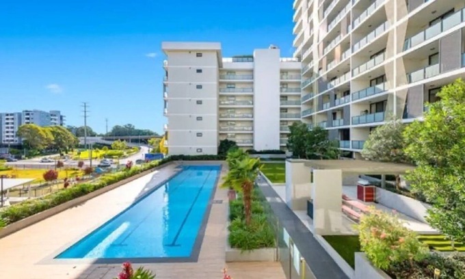 Homebush Apartment | 3 bedroom apartment in HomebushnEntire rental unit in Homebush with an open view
