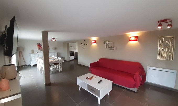 Pouillon Apartment | 3-bedroom apartment in the countryside with swimming pool