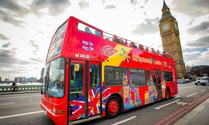 South Kensington Apartment | 3 bedroom apartment in South Kensington with balcony