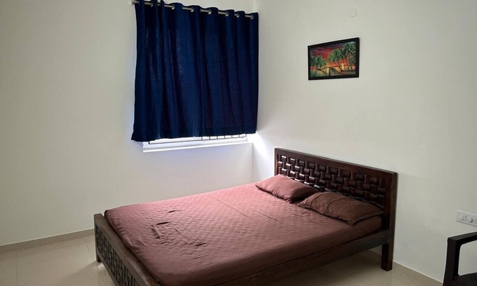 Vadanemelli House | 3-bedroom apartment in delightful Kanathur with AC, and spacious living area.