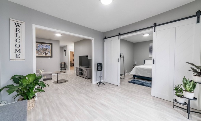 Cranston Apartment | 3 bedroom apartment in Cranston, RI