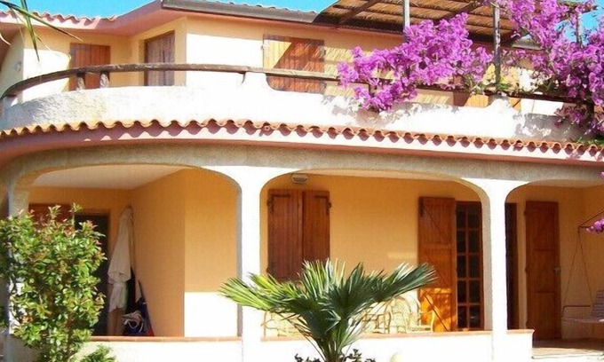 Siniscola Apartment | 3 Bedroom Apartment in Capocomino
