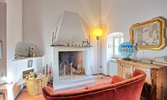 Montemarcello Apartment | 3 bedroom Apartment, sleeps 6 in Monte Marcello with WiFi
