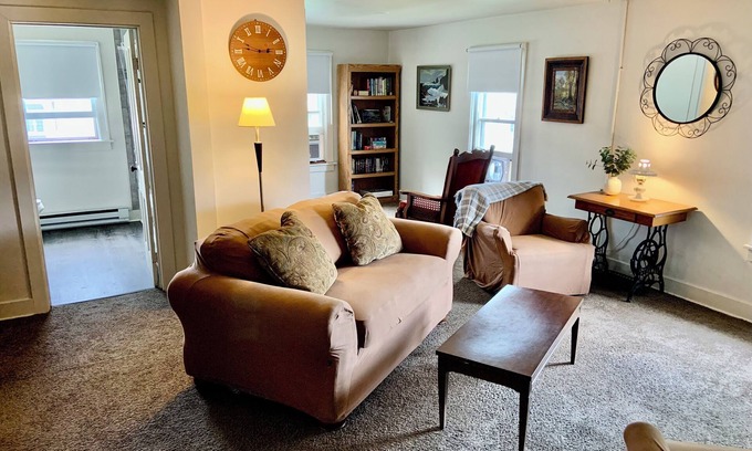 Medina Apartment | 3-bedroom apartment near hospital and Erie Canal
