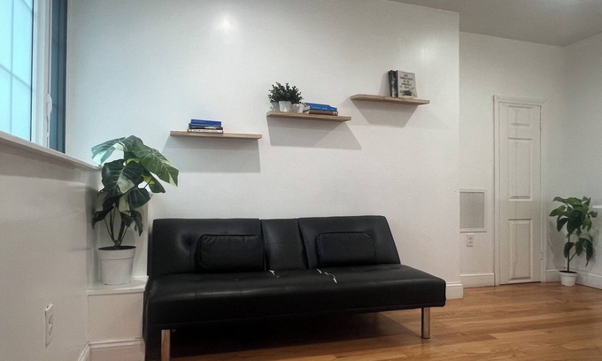 Russell Gardens Apartment | 3-bedroom apartment with AC in Great Neck