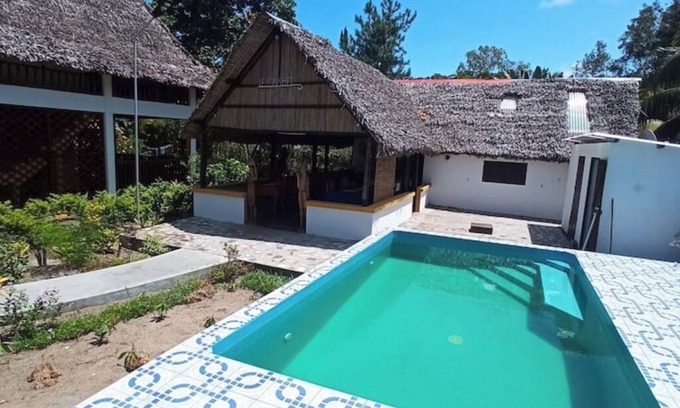 Atsinanana Villa | 3-bedroom apartment without kitchen on 1st floor