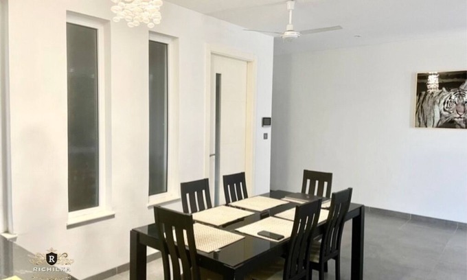Accra Apartment | 3 bedroom Apt cityview with swimming pool and 24hr security