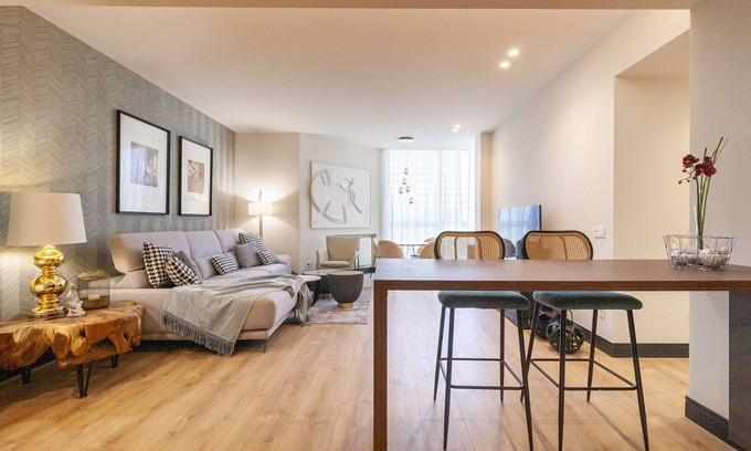 Castillejos Apartment | 3 bedroom apt. in Paseo De la Castellana Sharing Co.