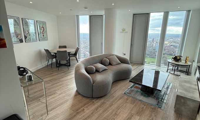 Castlefield Apartment | 3 Bedroom Apt In The Centre Of Deansgate New Build