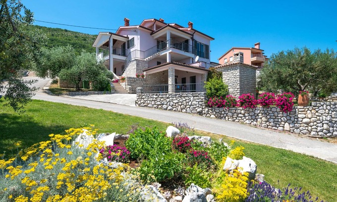 Ravni Apartment | 3 bedroom awesome apartment in Ravni