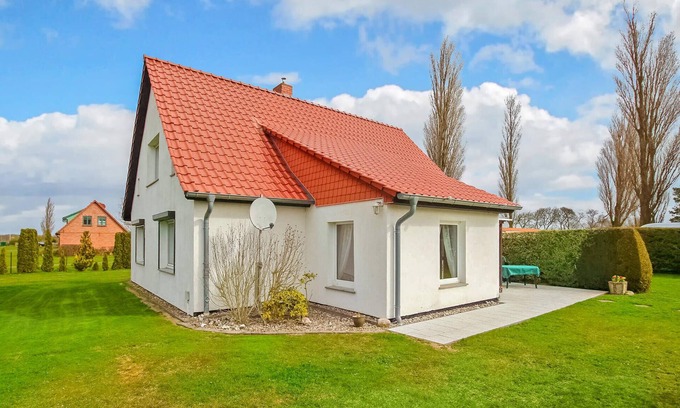 Ummanz House | 3 bedroom awesome home in Lüßvitz