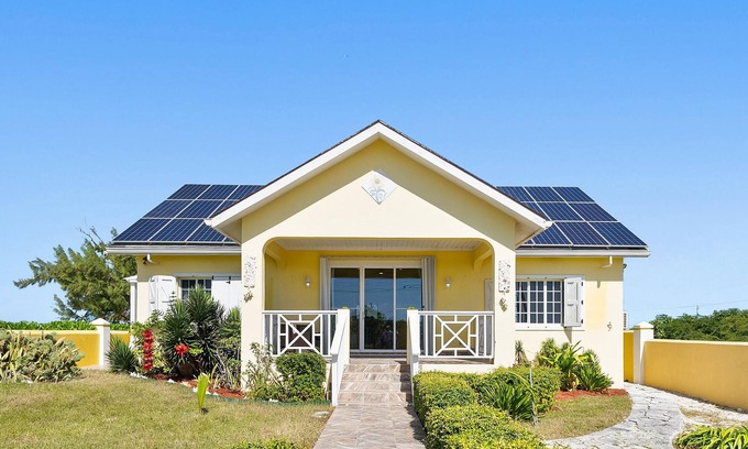 Cockburn Town House | 3 Bedroom Beachfront, Gated House with Oceanview In Grand Turk, Turks & Caicos