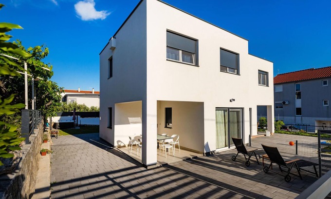 Maslenica House | 3 bedroom beautiful home in Maslenica