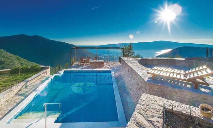 Tomicici House | 3 bedroom beautiful home in Tivat