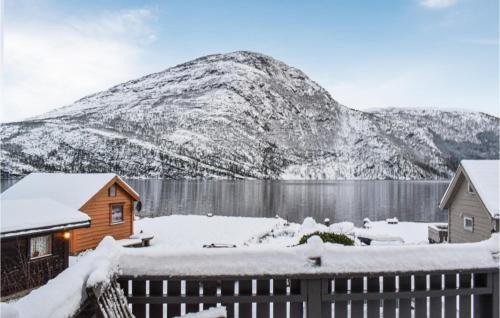 Flora House | 3 Bedroom Beautiful Home In Eikefjord