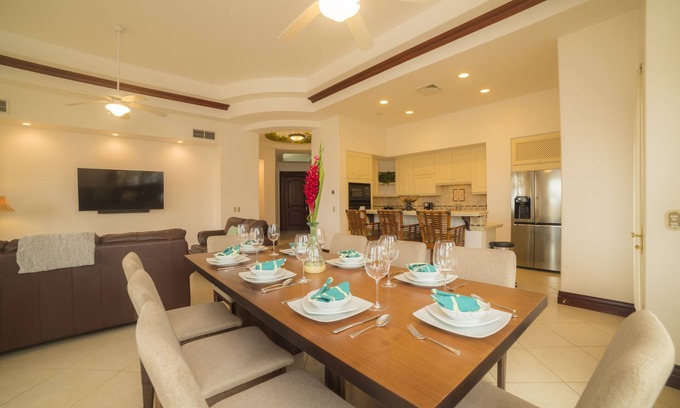 Herradura Condo | 3 bedroom Bella Vista close to pool and Beach Club