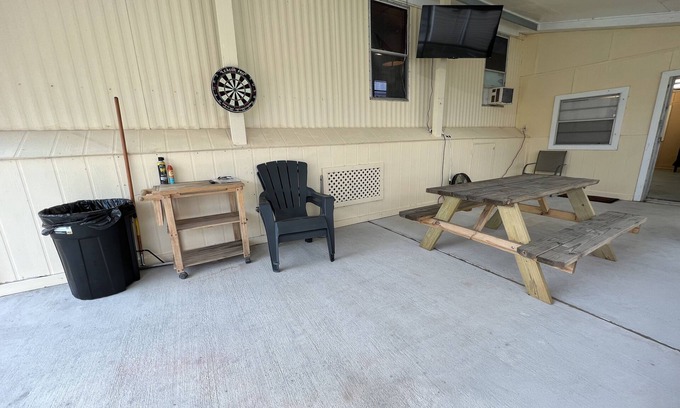 Theriot Cottage | 3-Bedroom Camp IN Falgout Canal Marina, Theriot LA