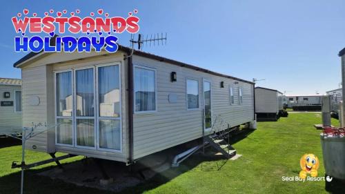 Selsey House | 3 Bedroom Caravan at Seal Bay Resort