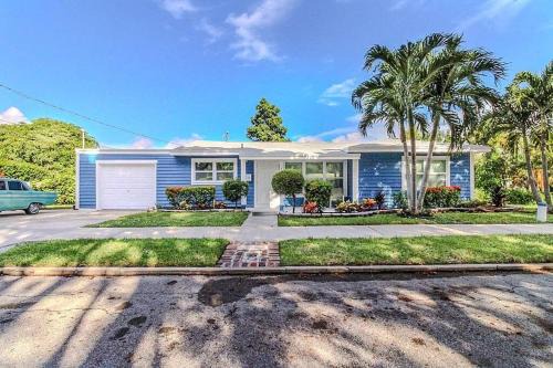 Palm Beach - West Palm Beach House | 3 bedroom Casa Azul in Historic Northwood Hills