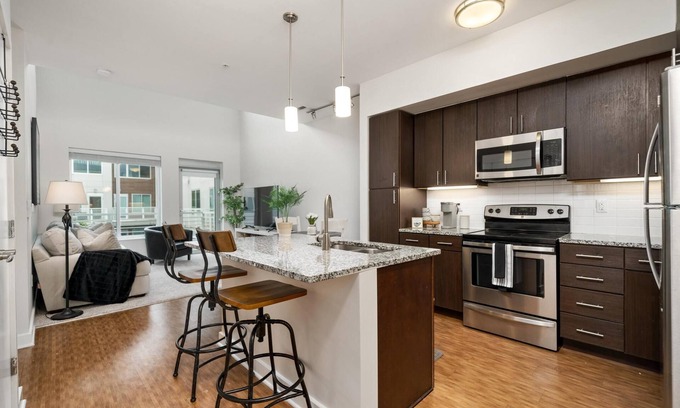 University District Apartment | 3 Bedroom Centrally Located