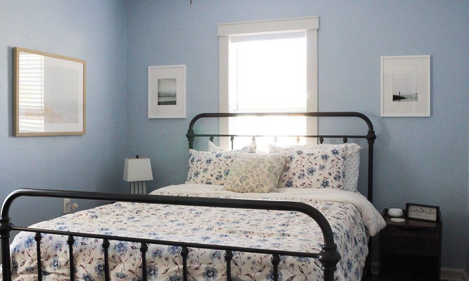 Lakeland House | 3-bedroom centrally-located house in charming Lakeland with AC, king bed.