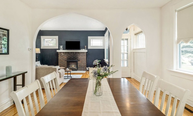 Cardston House | 3 Bedroom Century Home Near Waterton & US Border